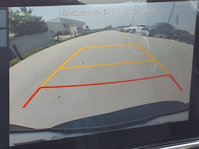 New 2025 Hyundai Venue SEL image 19