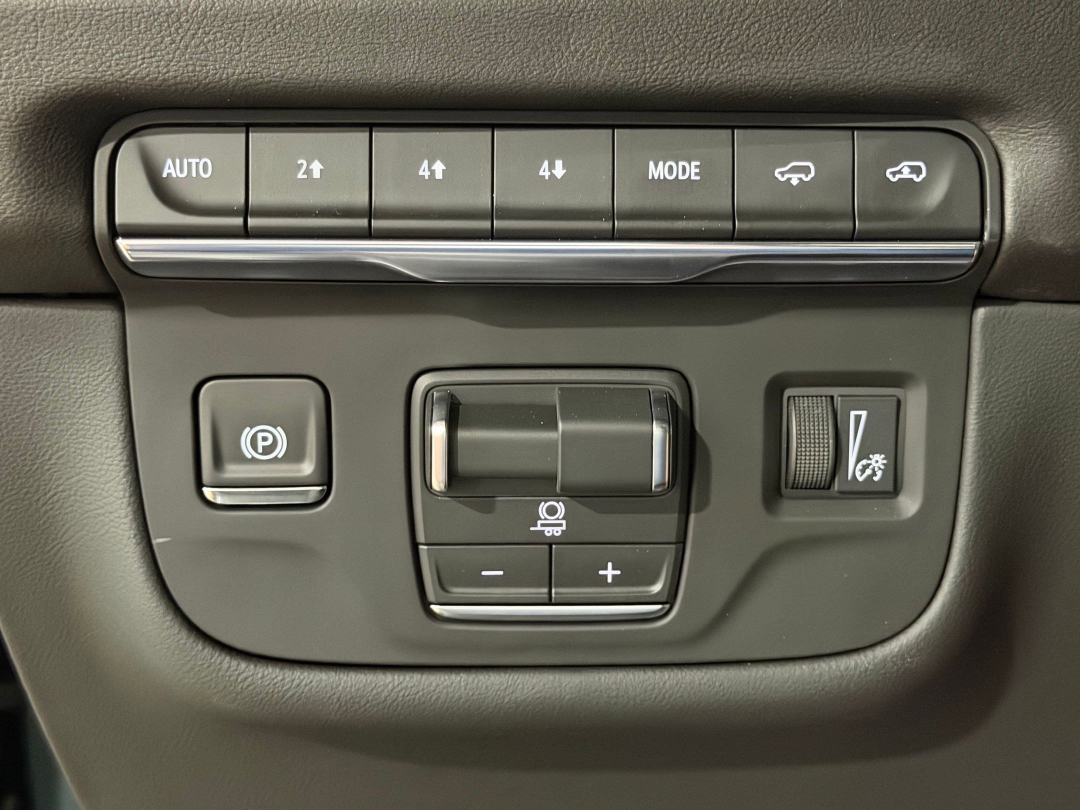 New 2026 Cadillac Escalade ESV Luxury w/ Touring Package AWD/4WD image 18