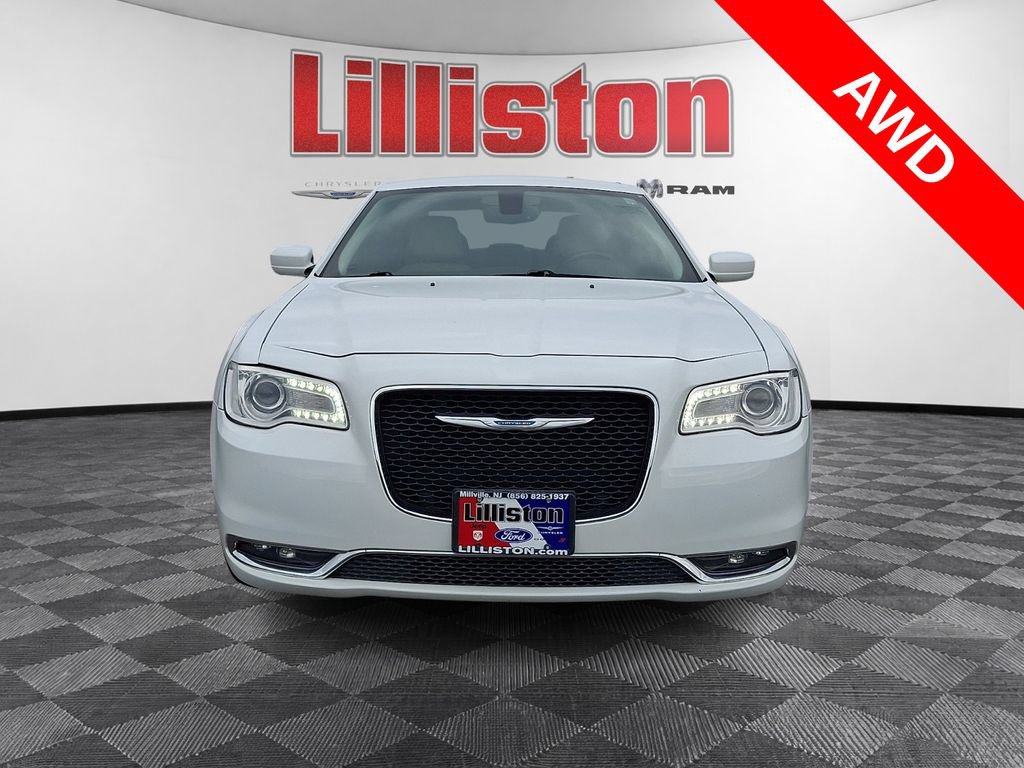 Used 2015 Chrysler 300 Limited w/ Driver Convenience Group AWD/4WD image 2