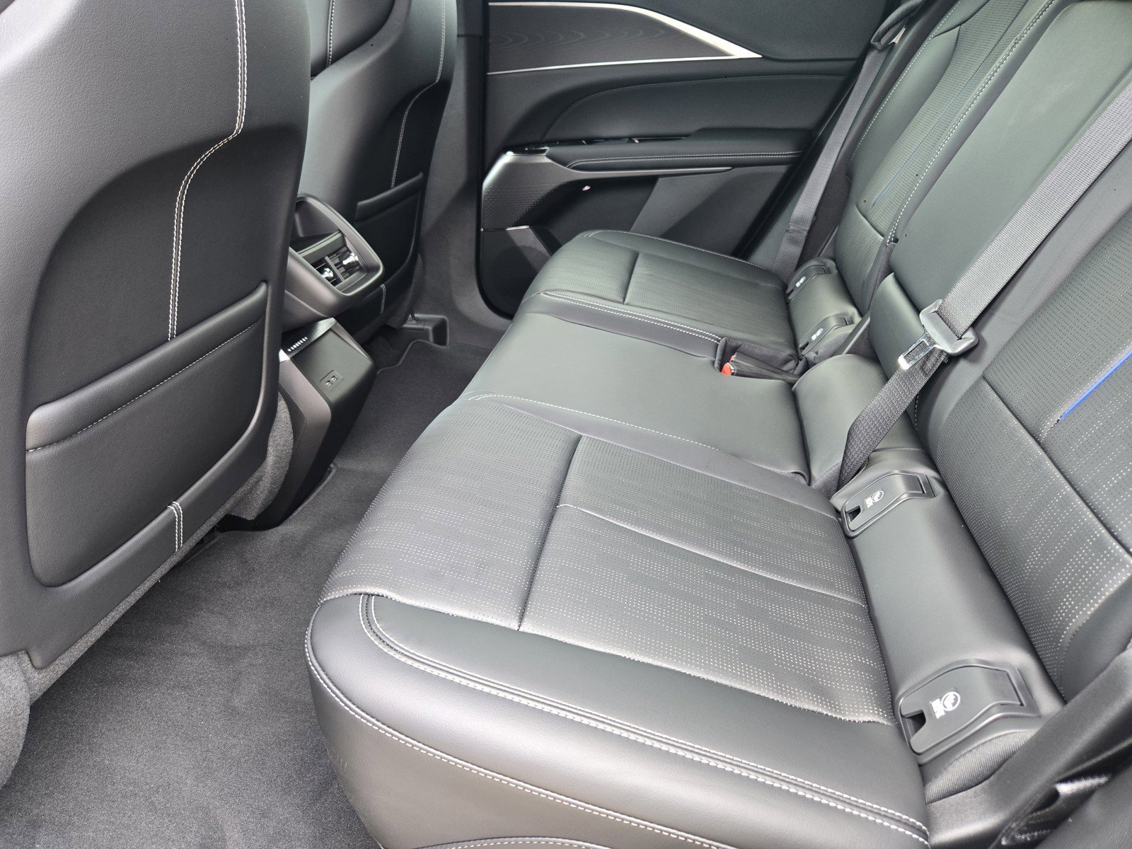 New 2025 Cadillac Lyriq Sport image 20