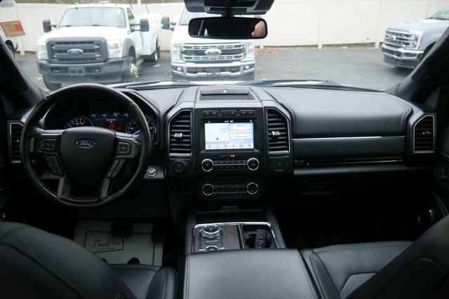 Used 2018 Ford Expedition Limited w/ Equipment Group 302A AWD/4WD image 8