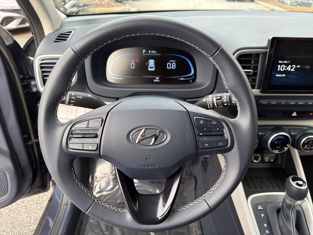 Used 2025 Hyundai Venue Limited FWD image 23