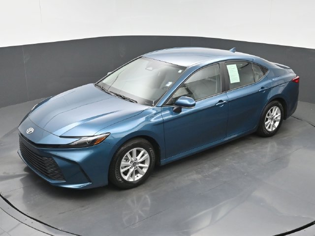 Used 2025 Toyota Camry LE FWD image 29