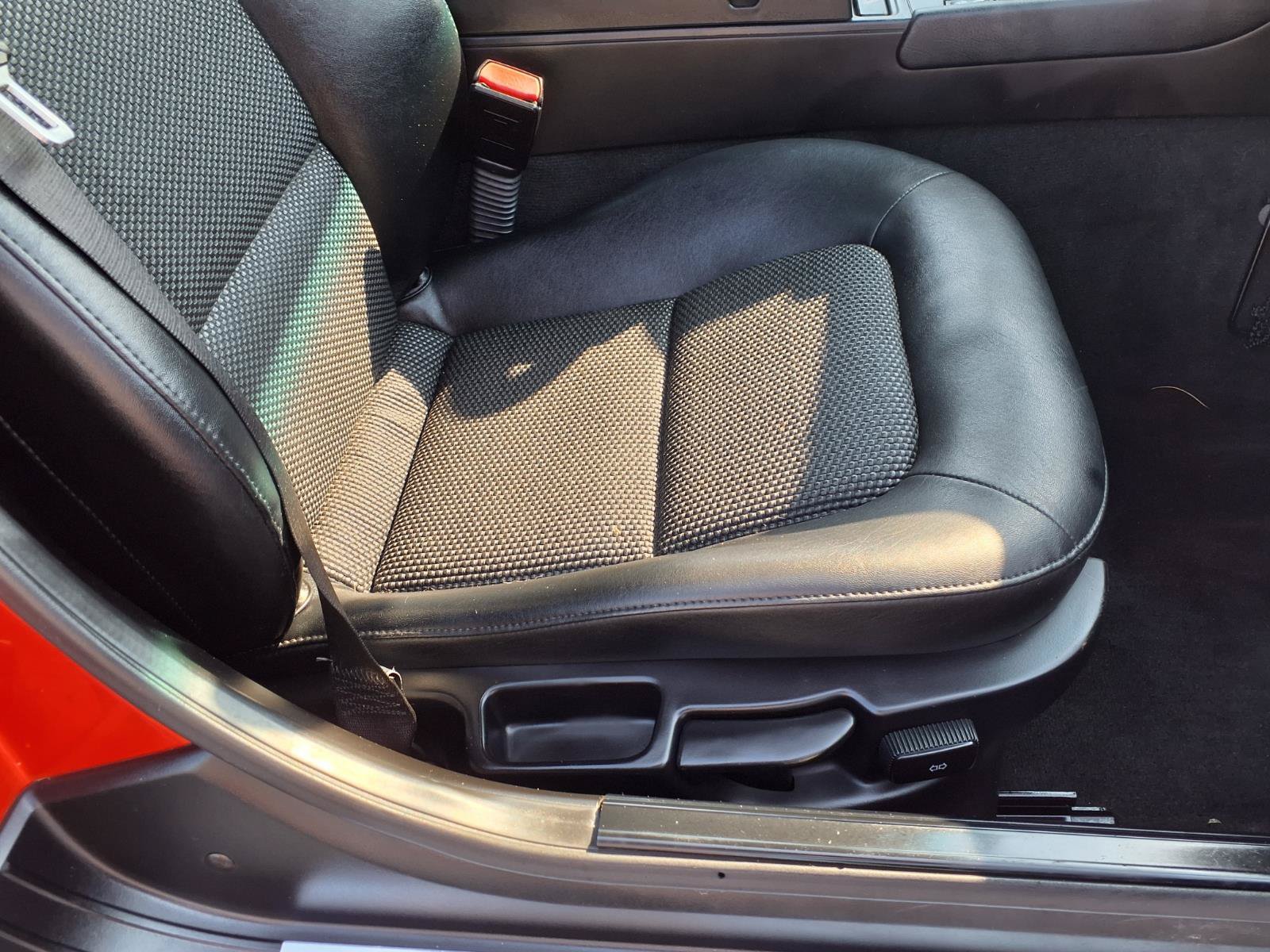 Used 2000 BMW Z3 2.5i RWD image 18