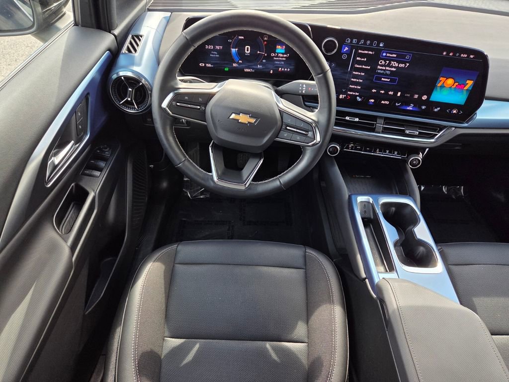 Certified 2025 Chevrolet Equinox EV LT w/ Convenience Package image 9