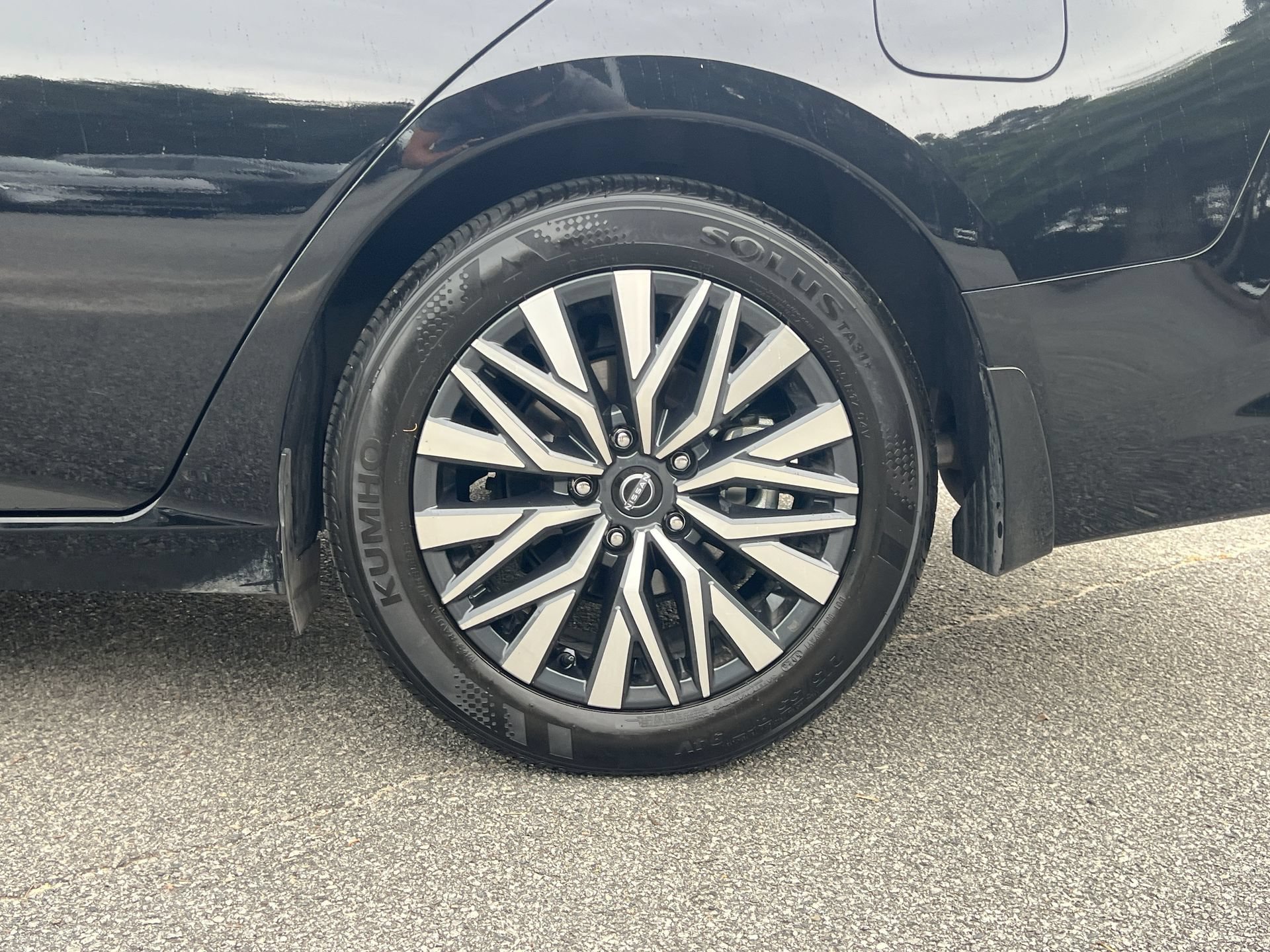 Certified 2024 Nissan Altima 2.5 SV w/ SV Premium Package FWD image 31