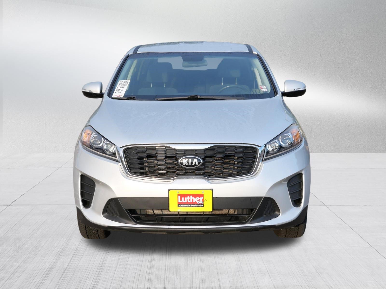 Used 2019 Kia Sorento FWD V6 image 2