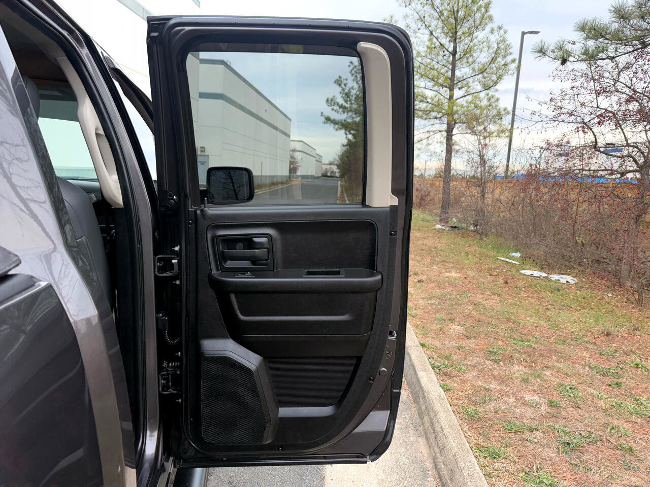 Used 2015 RAM 1500 Express image 24