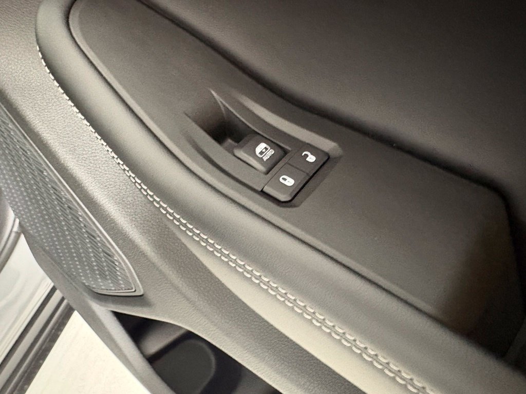 New 2027 Jeep Grand Cherokee Altitude RWD image 13
