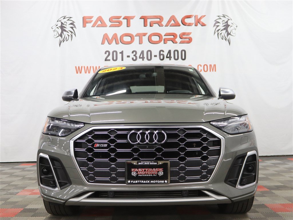 Used 2023 Audi SQ5 Prestige w/ Prestige Package AWD/4WD image 2