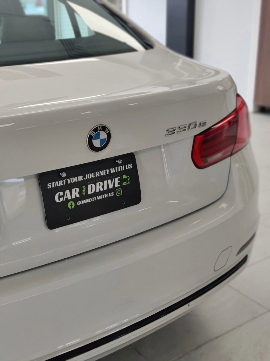 Used 2018 BMW 330e 330e iPerformance Sedan 4D image 8