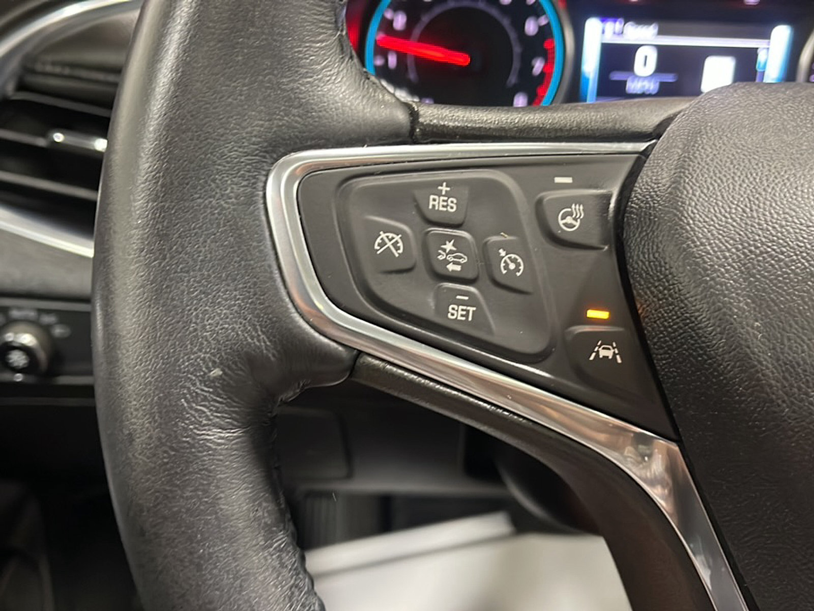 Used 2017 Chevrolet Malibu Premier w/ Premier Sun and Wheel Package FWD image 6