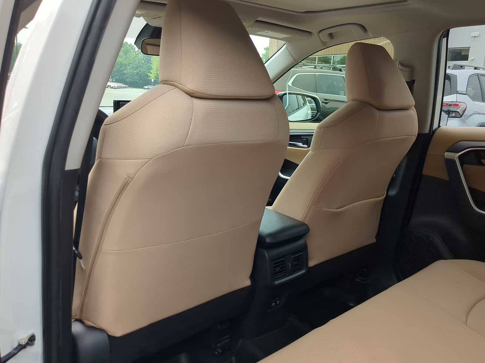 Used 2020 Toyota RAV4 XLE image 19