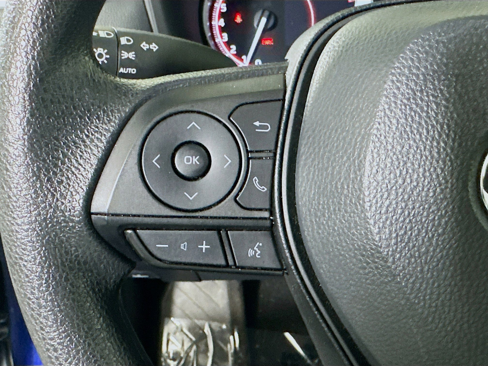 Used 2024 Toyota RAV4 XLE image 16