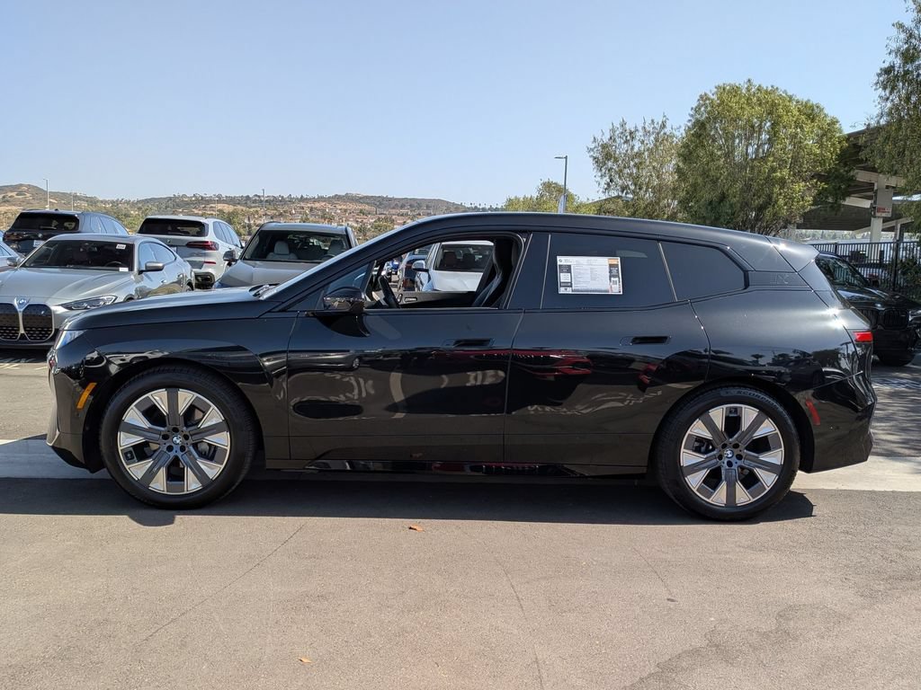 Certified 2026 BMW iX xDrive45 w/ Premium Package AWD/4WD image 5