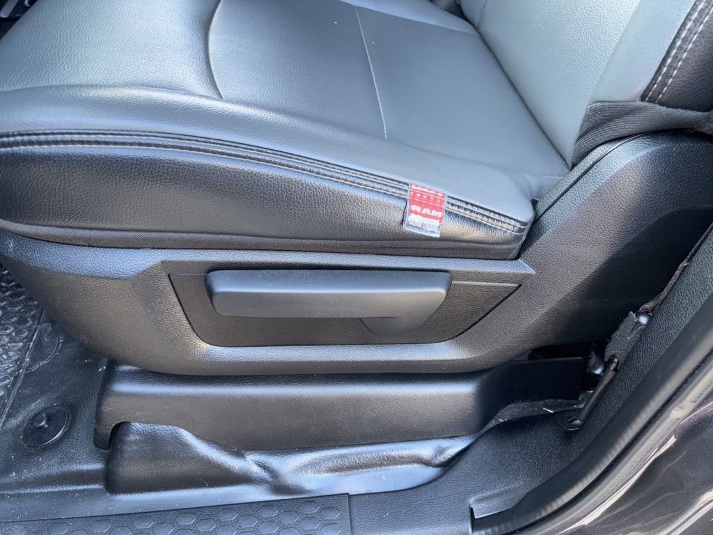 Used 2022 RAM 2500 Tradesman w/ Chrome Appearance Group image 10