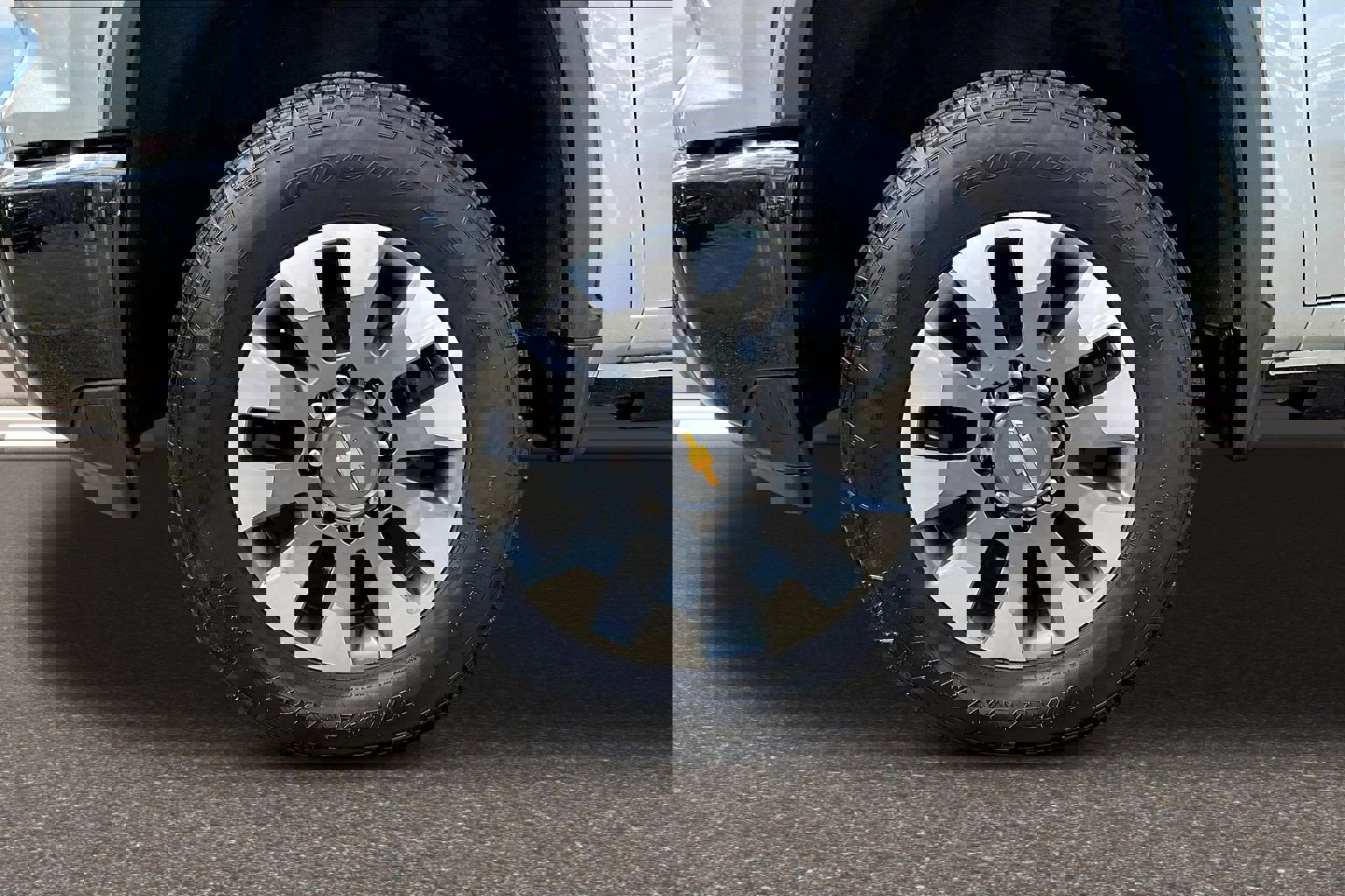 Used 2025 Chevrolet Silverado 2500 Custom w/ Custom Value Package image 25