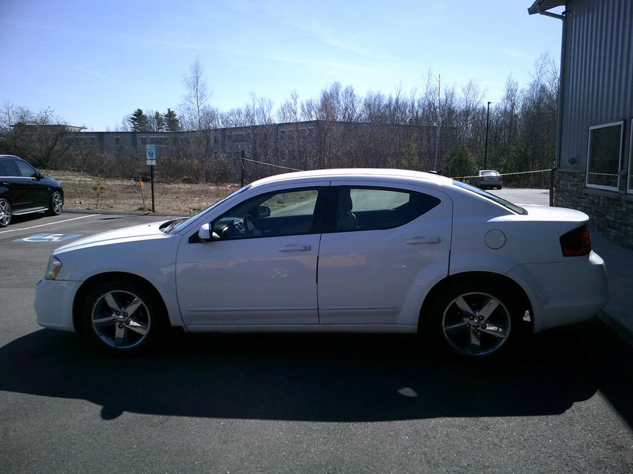 Used 2011 Dodge Avenger Mainstreet FWD image 4