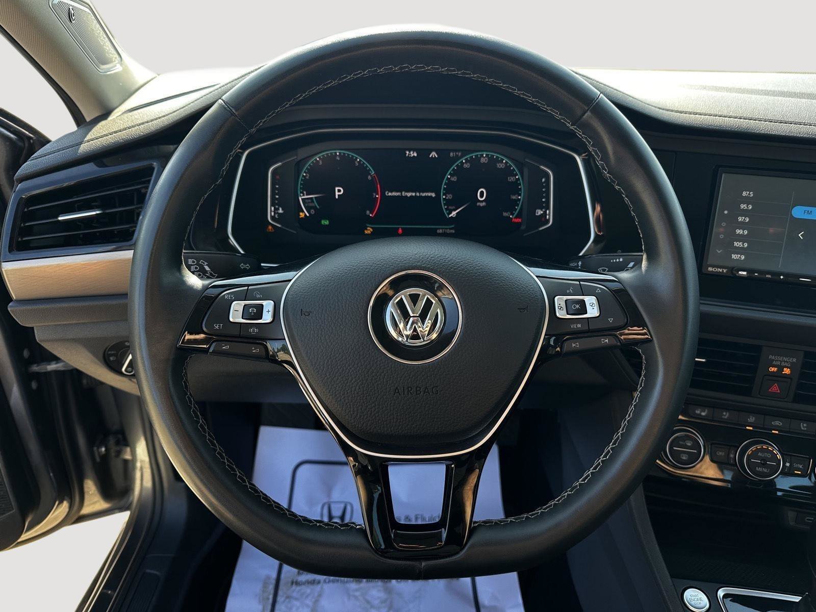 Used 2021 Volkswagen Jetta SEL Premium FWD image 17