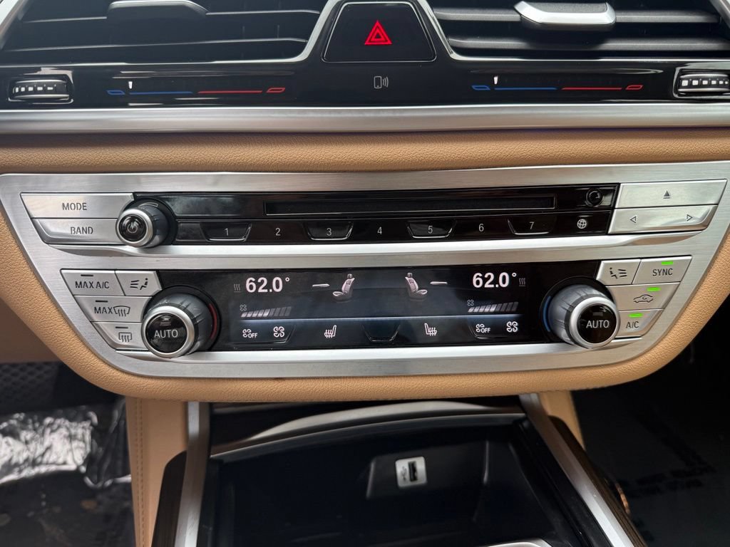 Used 2016 BMW 750i xDrive AWD/4WD image 16
