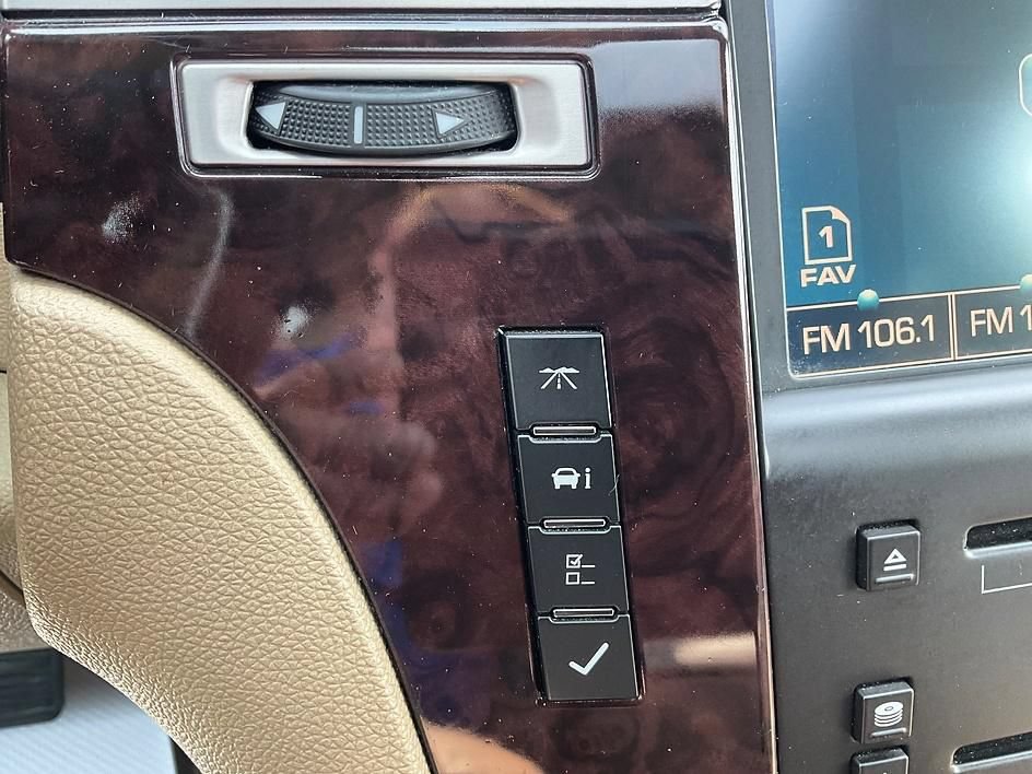 Used 2009 Cadillac Escalade AWD image 24