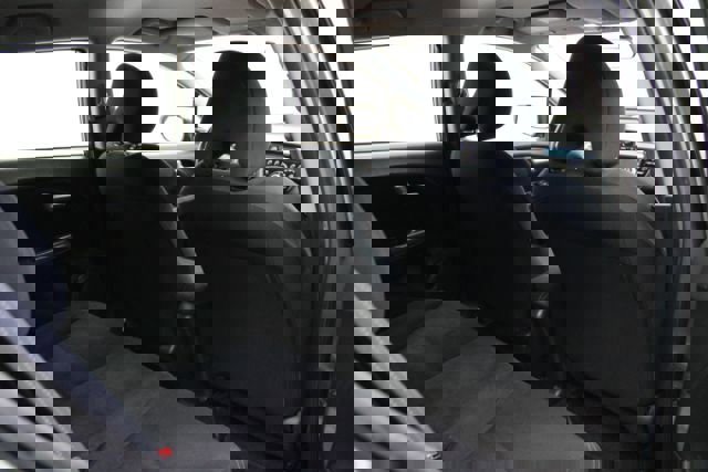 Used 2013 Honda Insight LX image 17