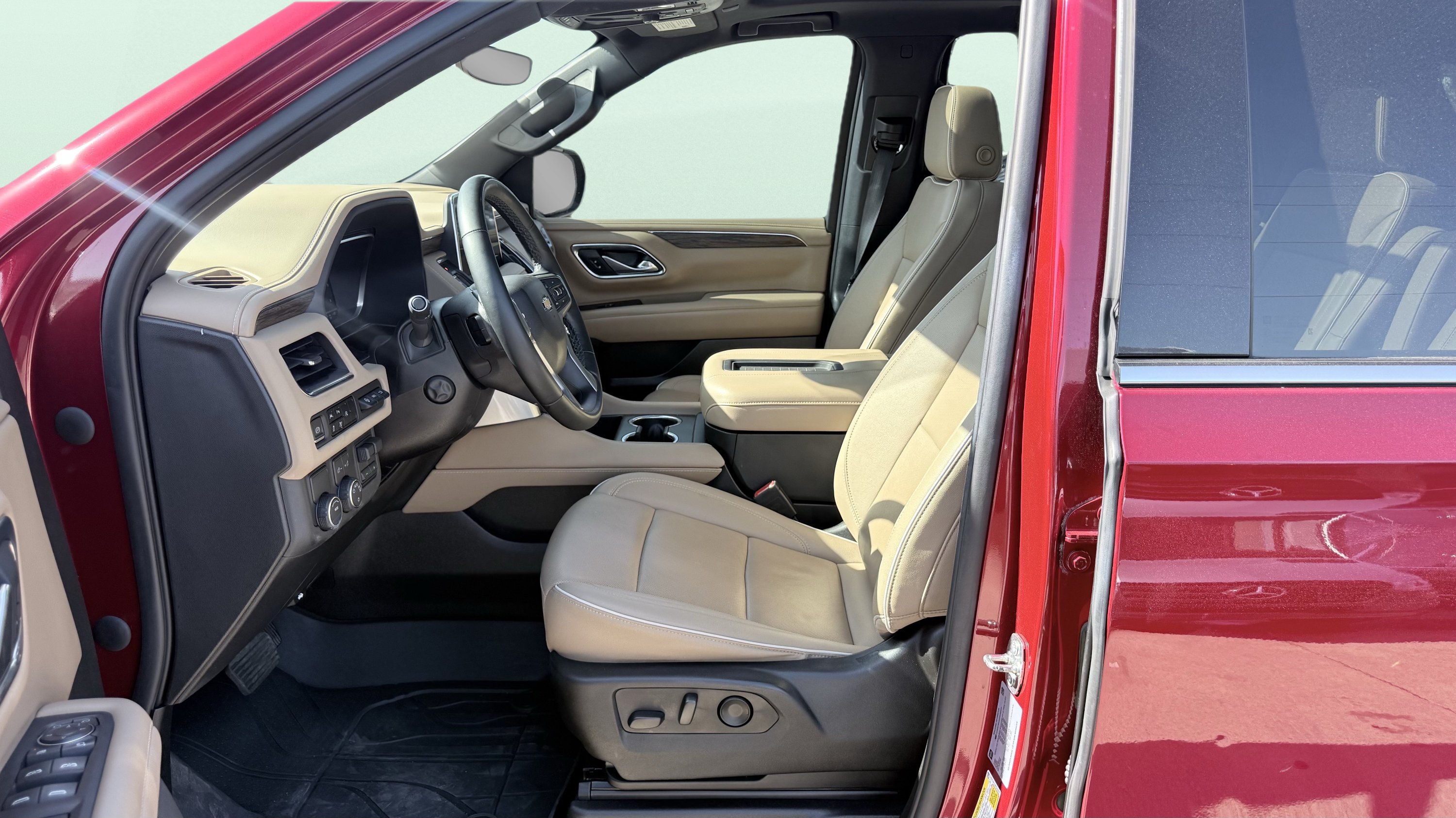 Used 2023 Chevrolet Tahoe Premier w/ Premium Package RWD image 23