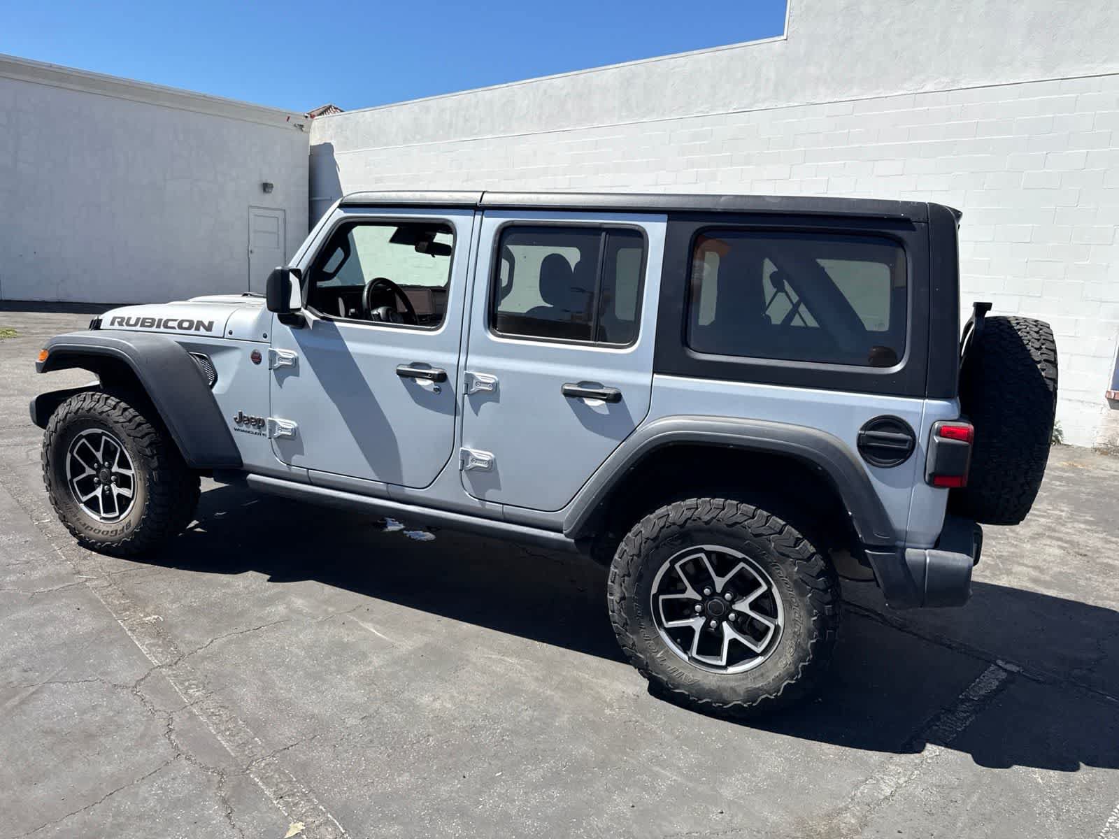 Used 2024 Jeep Wrangler Unlimited Rubicon AWD/4WD image 18