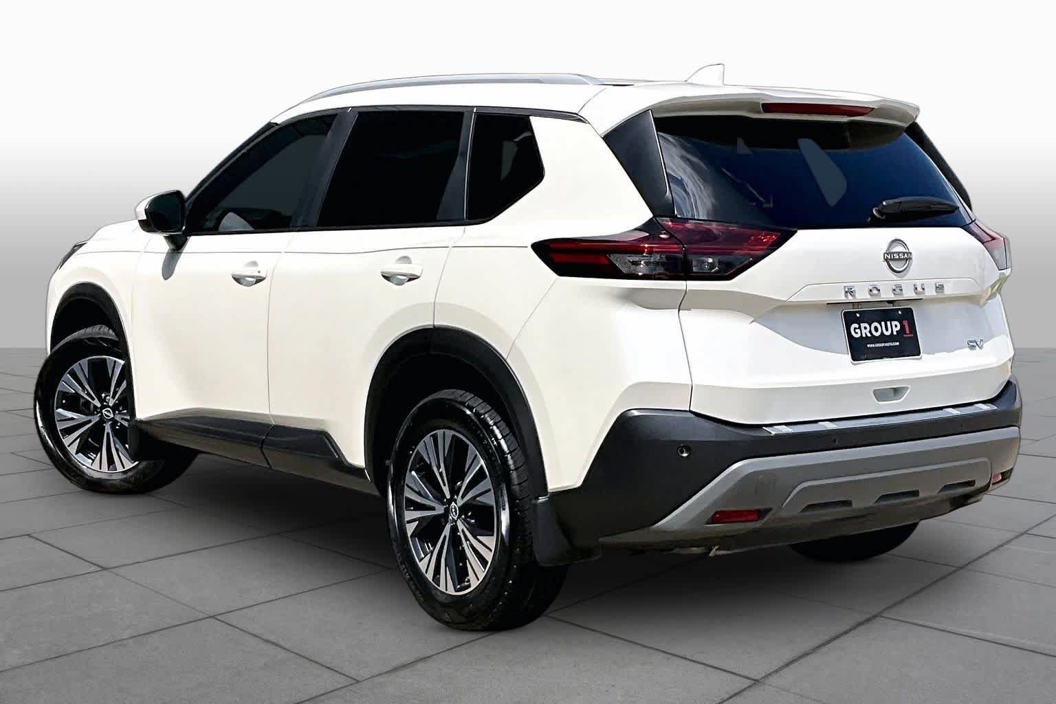 Used 2023 Nissan Rogue SV w/ SV Premium B Package FWD image 12
