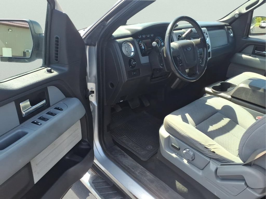 Used 2014 Ford F150 XLT w/ Equipment Group 302A Luxury AWD/4WD image 10