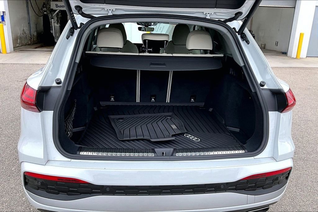 Certified 2025 Audi Q5 Prestige image 15