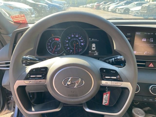 Used 2022 Hyundai Elantra SE w/ Cargo Package FWD image 14