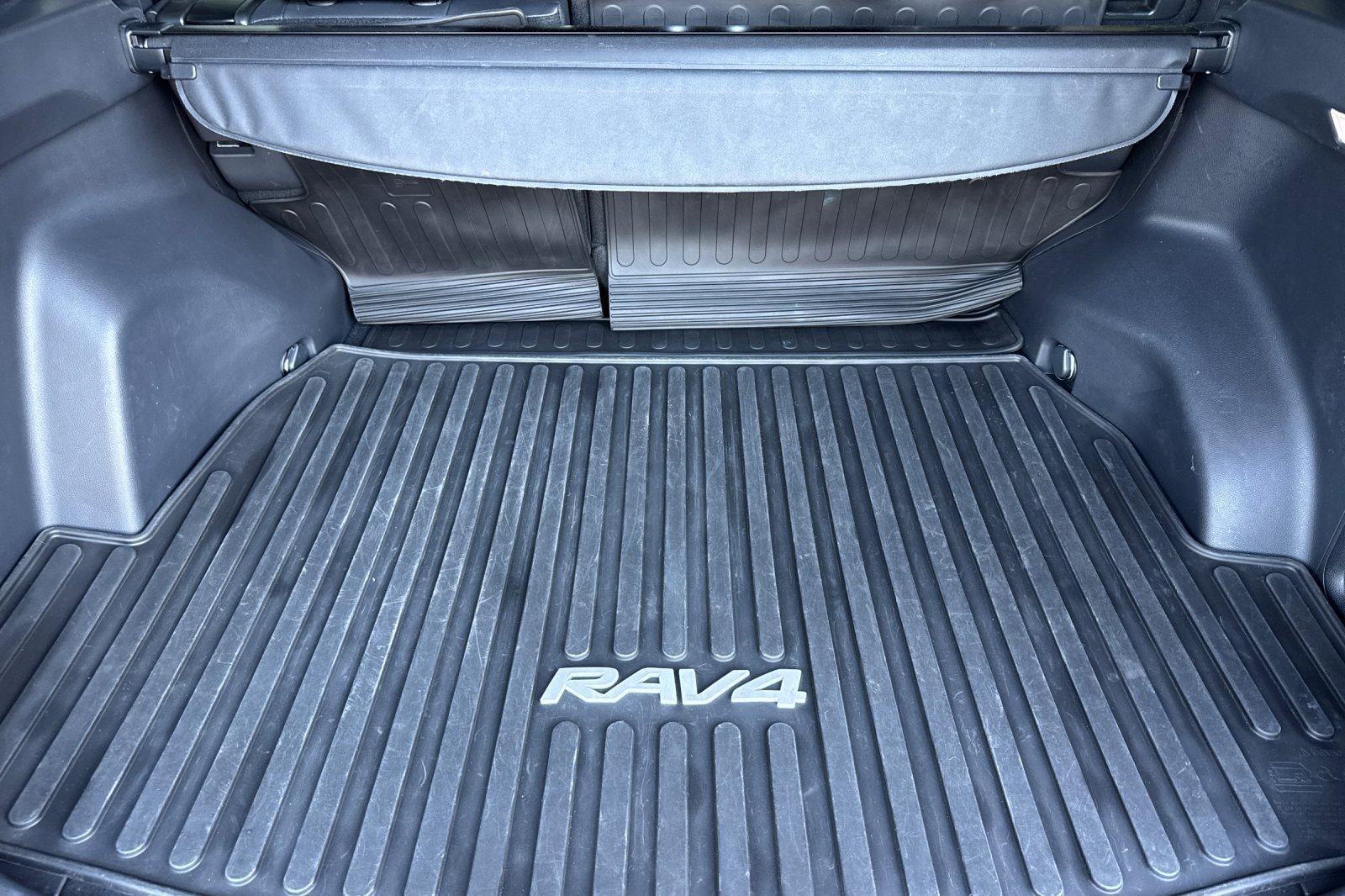 Used 2023 Toyota RAV4 XSE w/ XSE Grade Weather Package AWD/4WD image 20
