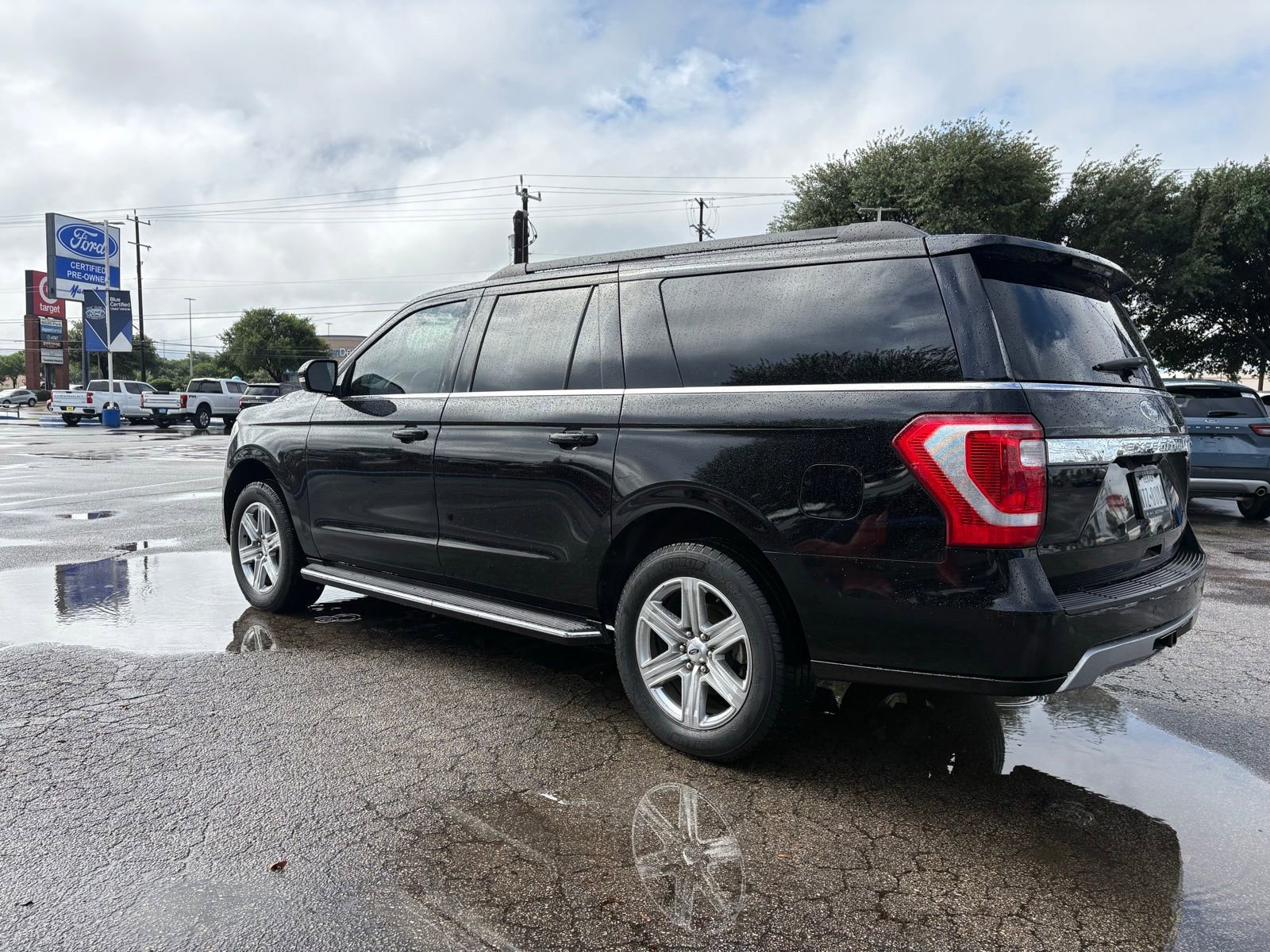 Used 2020 Ford Expedition Max XLT w/ Equipment Group 202A RWD image 5