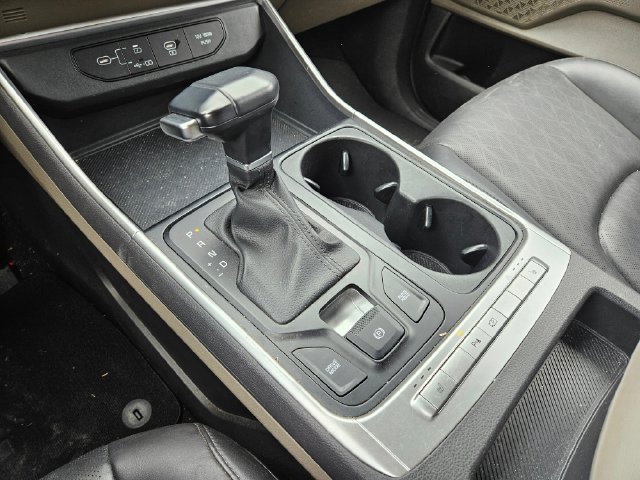 Used 2025 Kia Carnival FWD image 11