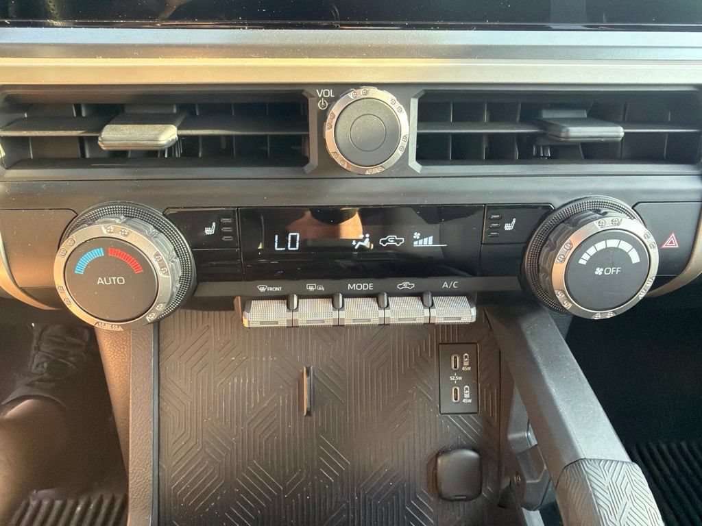 Used 2024 Toyota Tacoma TRD Sport AWD/4WD image 11