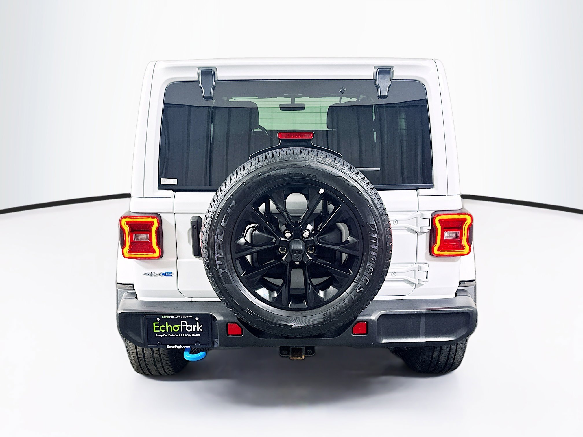 Used 2023 Jeep Wrangler Unlimited Sahara w/ Dual Top Group AWD/4WD image 7