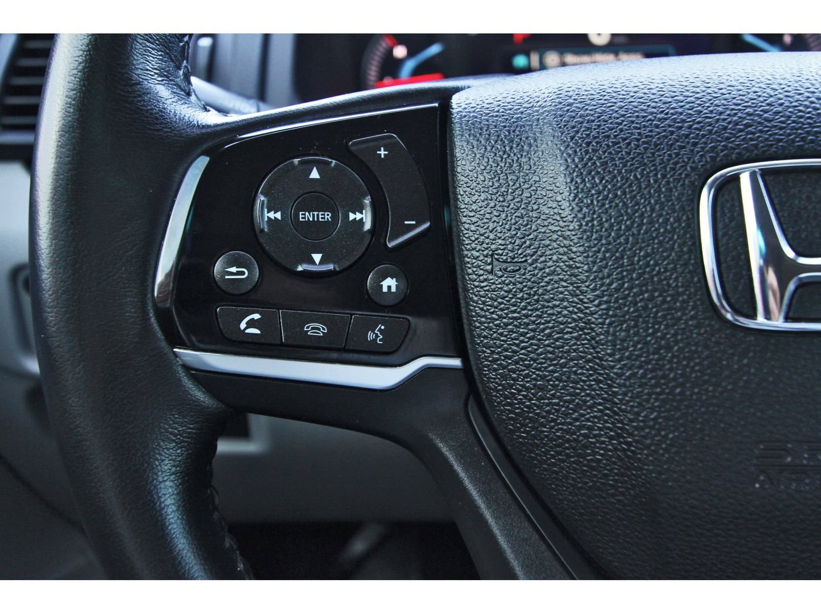 Used 2020 Honda Pilot Touring image 22