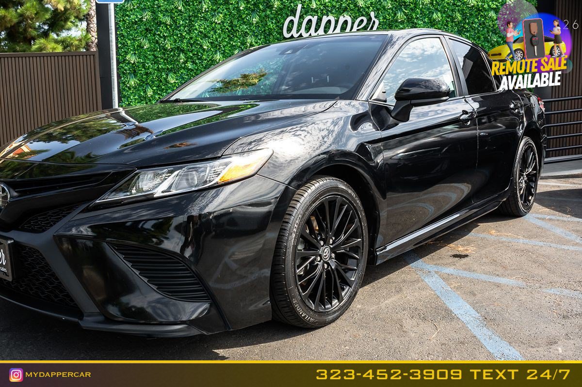 Used 2020 Toyota Camry SE FWD image 2