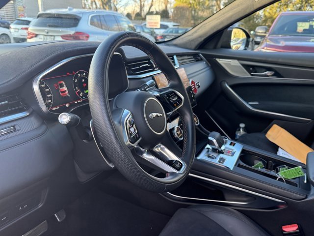 Used 2022 Jaguar F-PACE SVR image 23