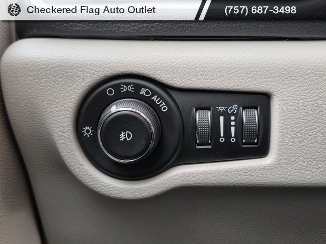 Used 2018 Chrysler Pacifica Limited image 26