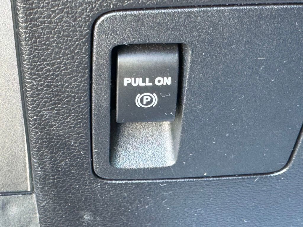 Used 2020 Ford Expedition Max XLT w/ Equipment Group 202A image 28