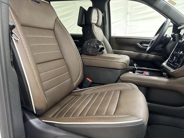 New 2026 GMC Yukon XL Denali Ultimate w/ LPO, Floor Liner Package AWD/4WD image 29