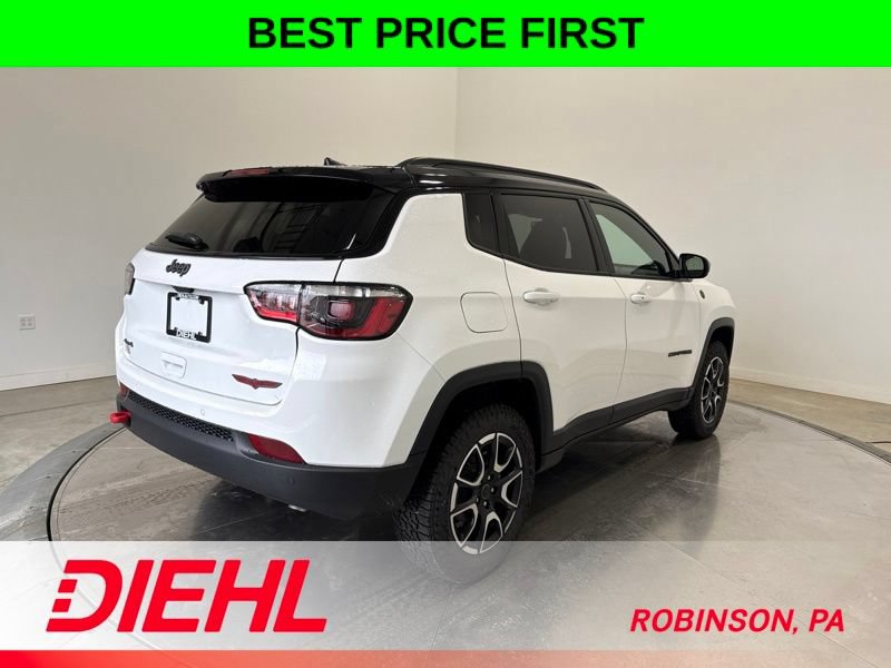 New 2026 Jeep Compass Trailhawk w/ Sun, Sound & Navigation Group AWD/4WD image 7