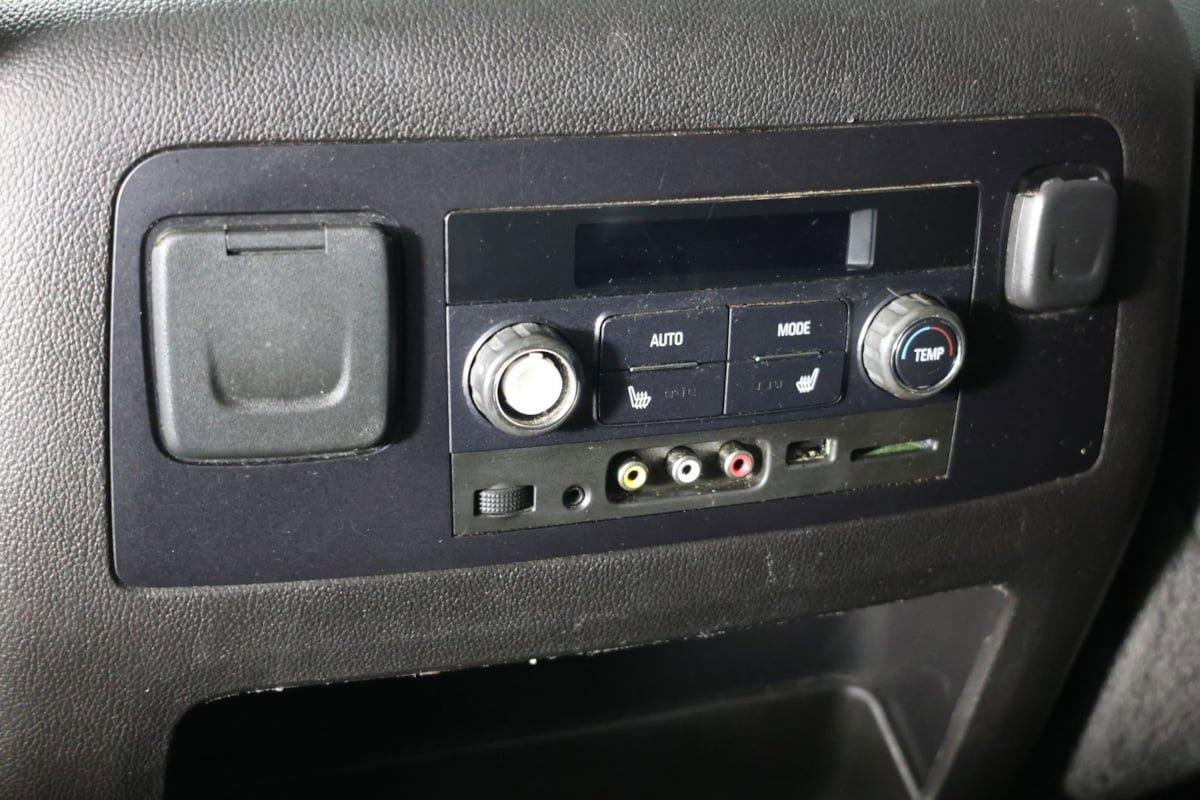 Used 2015 Chevrolet Suburban LTZ AWD/4WD image 32