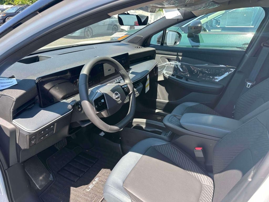 New 2026 Nissan Leaf Platinum+ w/ Illuminated Package FWD image 15