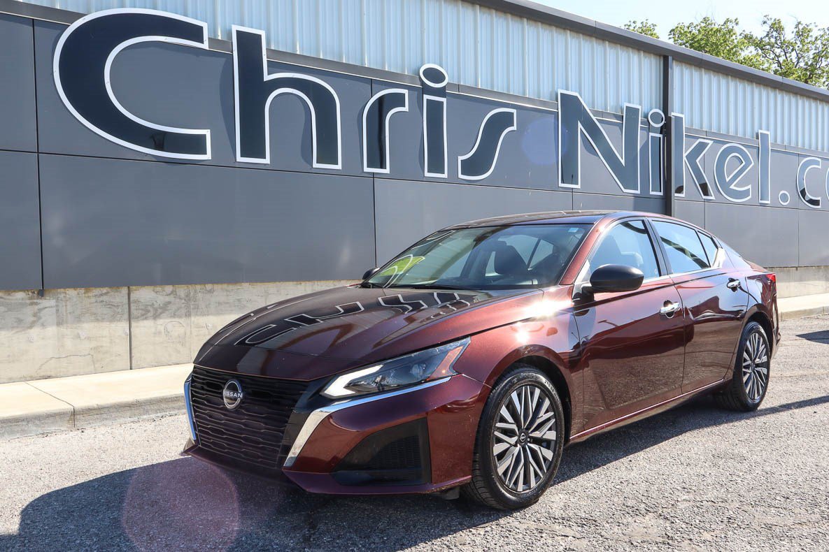 Used 2024 Nissan Altima 2.5 SV