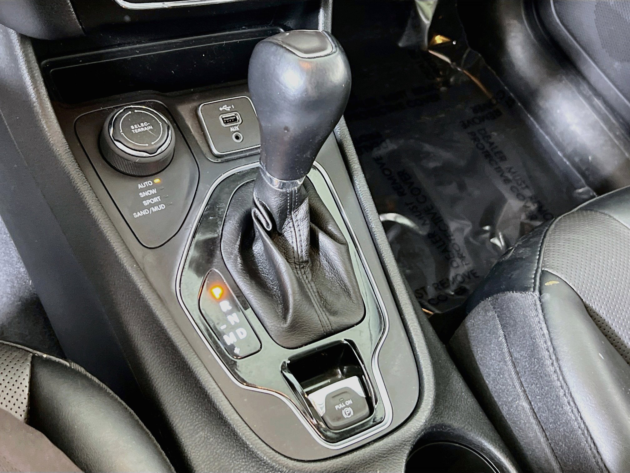 Used 2022 Jeep Cherokee Limited AWD/4WD image 16
