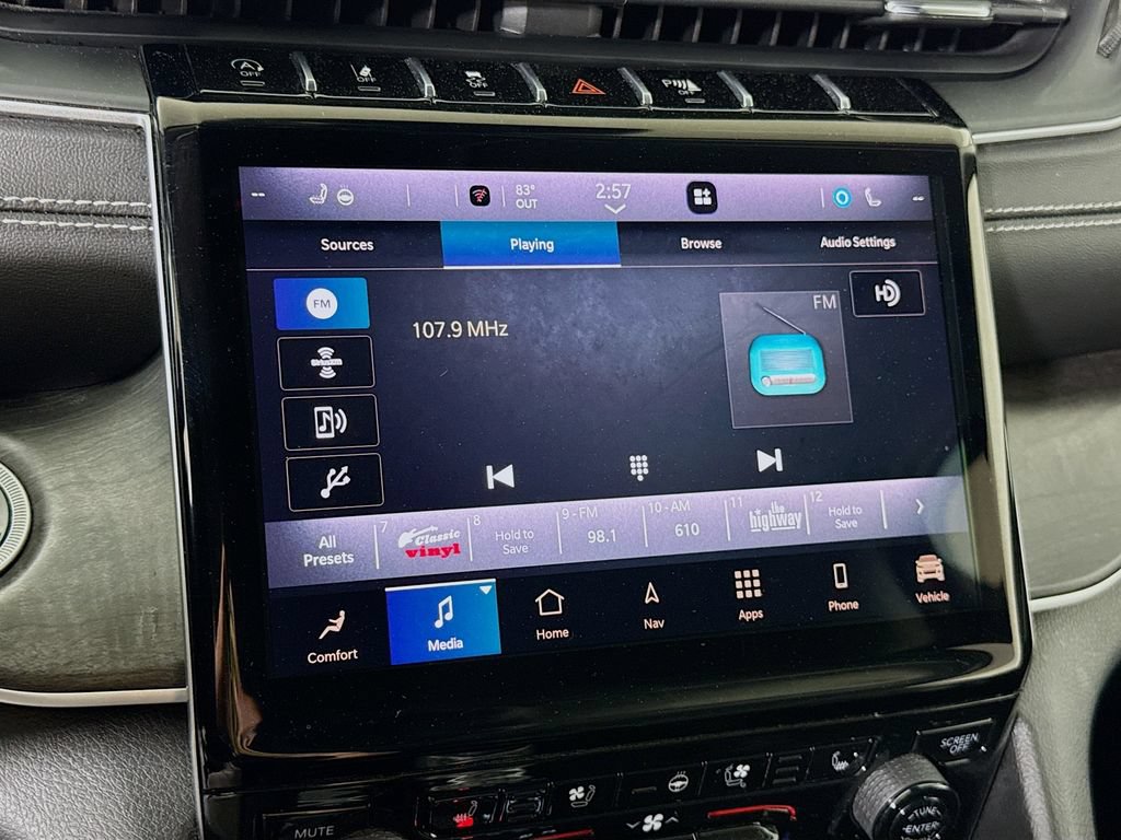 Used 2023 Jeep Grand Cherokee L Limited w/ Luxury Tech Group II AWD/4WD image 8
