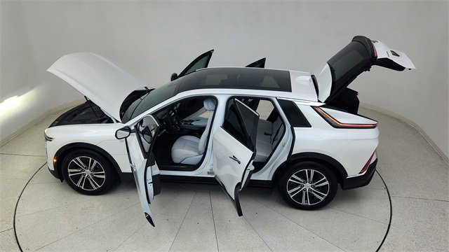 Used 2024 Cadillac Lyriq Luxury image 90